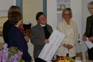 Former Vicar, Johnette Shane, Receives a Major Check Launching Accessibility Fundraising